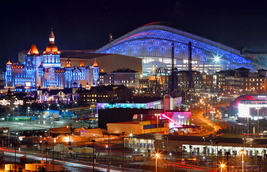 Сочи - Олимпийский парк ночью